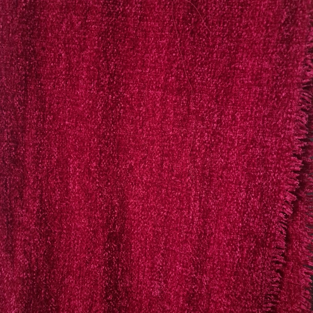 Red scarves - Picture 6 of 7